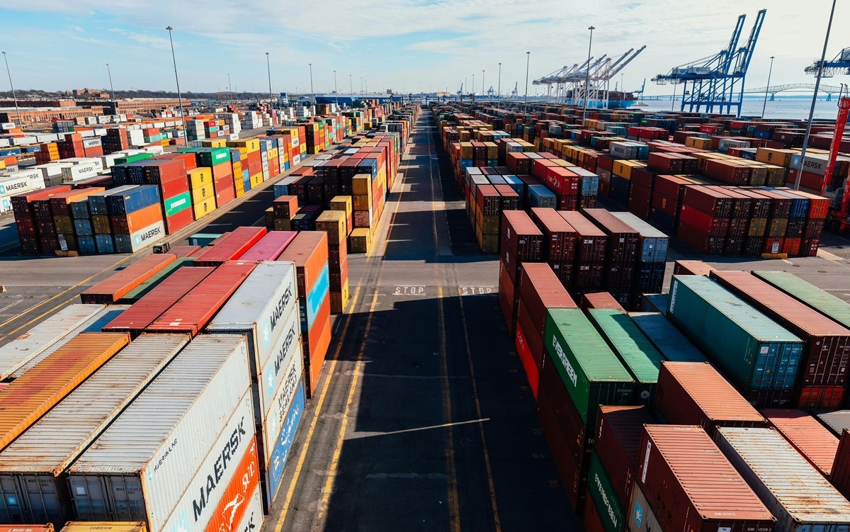 How AI-Driven Supply Chain Optimization Reduced Carbon Emissions by 10% and Saved $5M